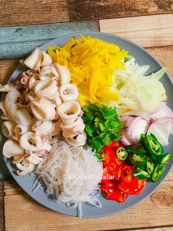 Cara Buat Kerabu Sotong Yang Sedap & Cukup Segala Rasa