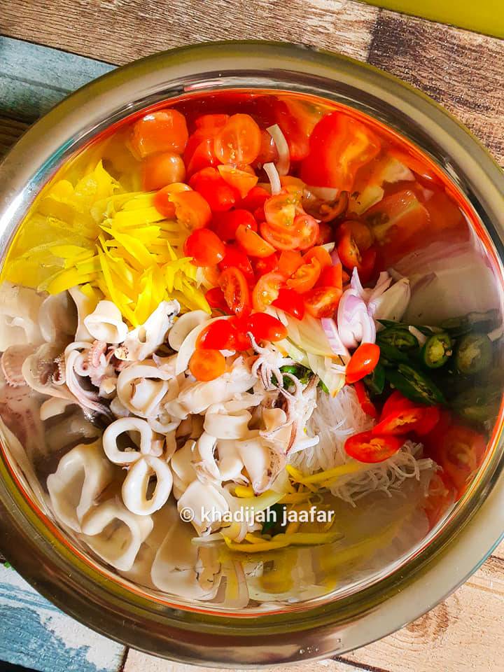 Cara Buat Kerabu Sotong Yang Sedap & Cukup Segala Rasa