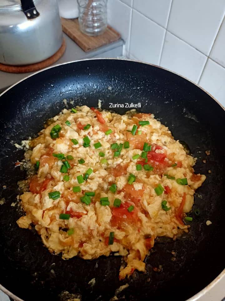 Telur Masak Tomato. Sajian Cina Tanpa Bawang Yang Ringkas, Sedap &#038; Cepat Masak