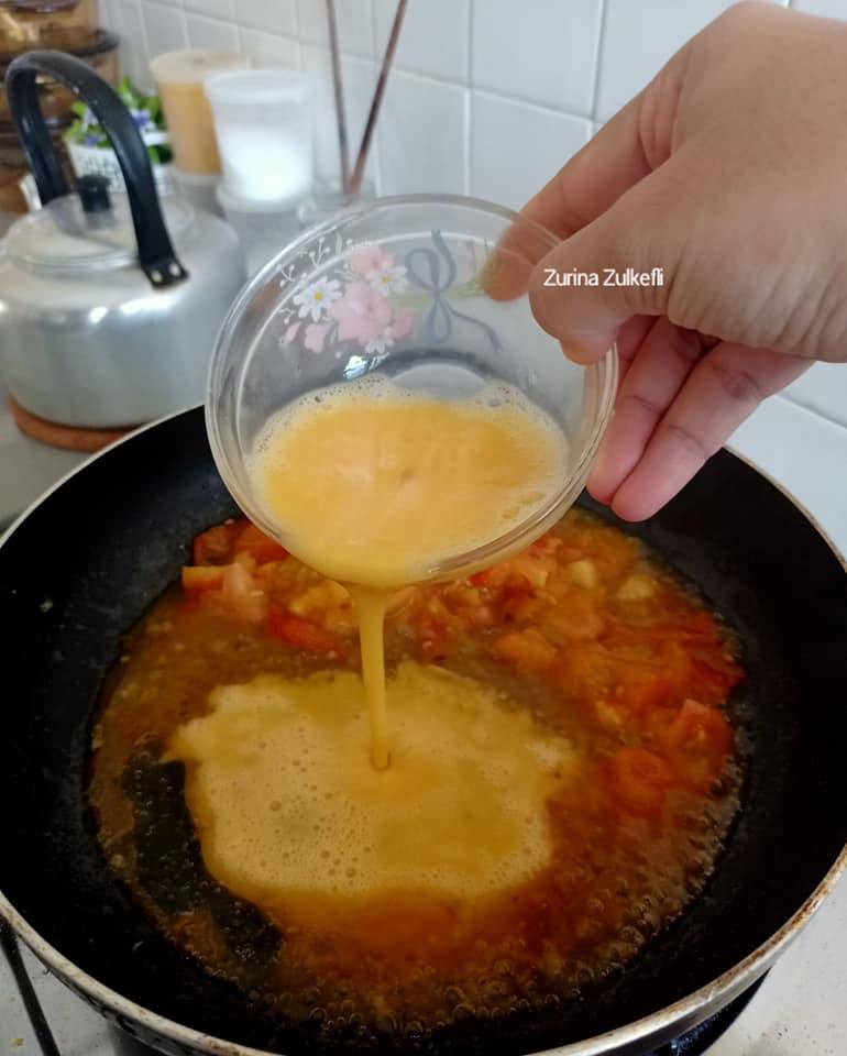 Telur Masak Tomato. Sajian Cina Tanpa Bawang Yang Ringkas, Sedap &#038; Cepat Masak