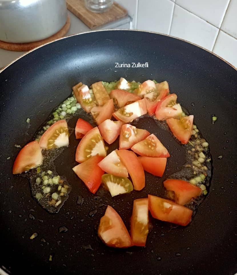 Telur Masak Tomato. Sajian Cina Tanpa Bawang Yang Ringkas, Sedap &#038; Cepat Masak