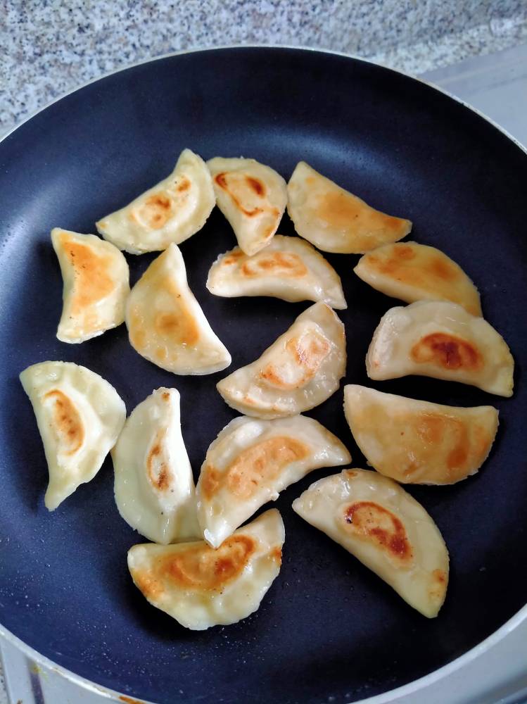 Resipi Dumpling Goreng. Mudah, Sedap & Tak Guna Banyak Bahan