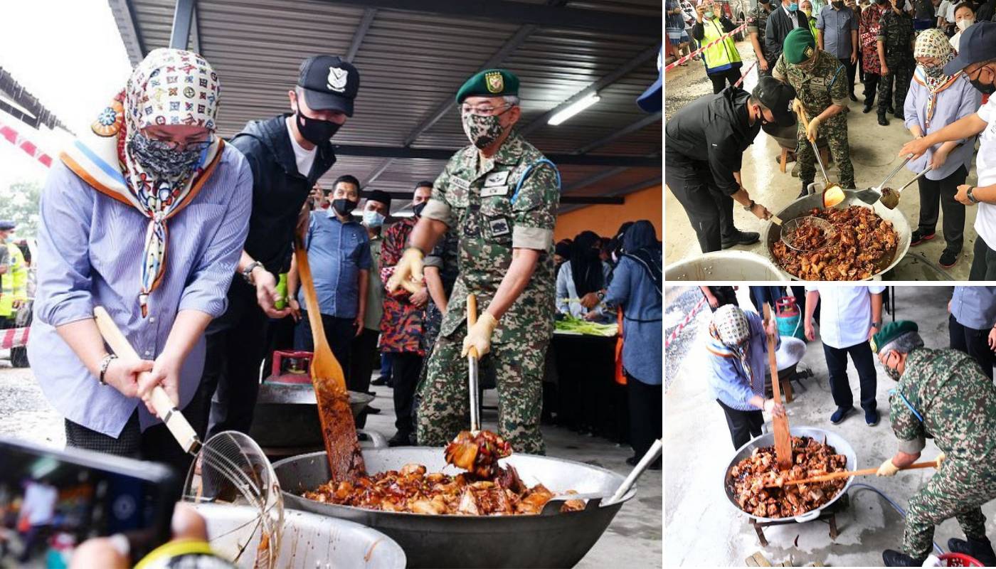 Agong & Raja Permaisuri Agong Turun Padang Memasak Untuk Mangsa Banjir