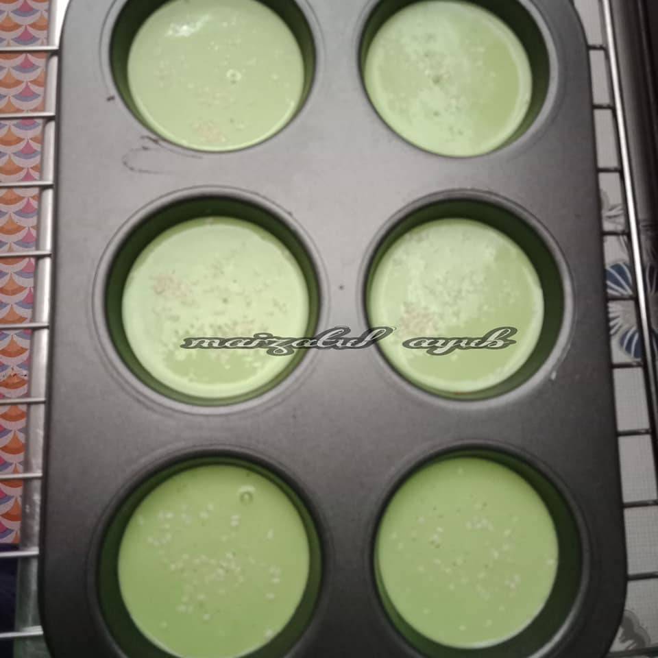 Cara Mudah Buat Kuih Bakar Pandan Sedap Guna Acuan Muffin