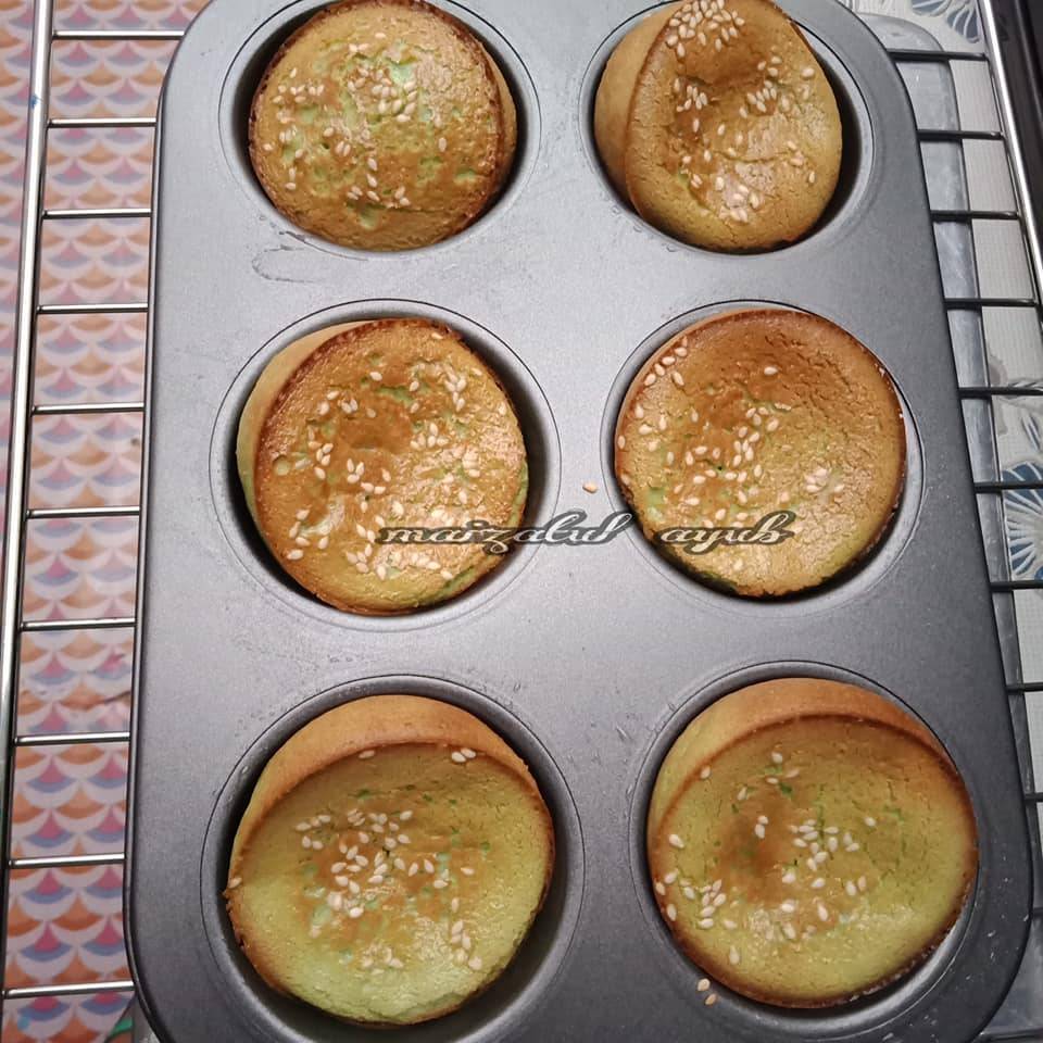 Cara Mudah Buat Kuih Bakar Pandan Sedap Guna Acuan Muffin