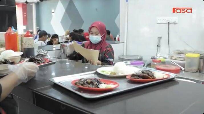 Nasi Kukus Sotong Besar & Kambing Bakar Di Restoran Nasi Kukus Sotong Besar Memang Padu Rasa. Gerenti Ketagih Nak Makan