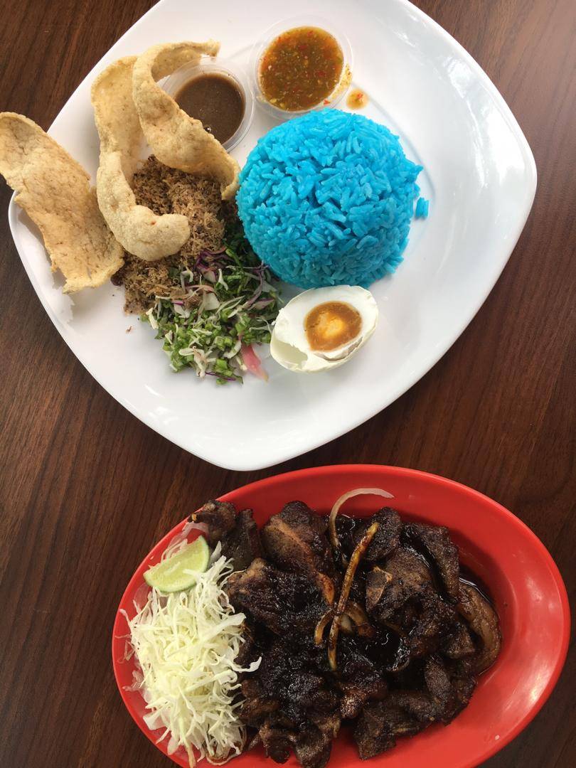 Nasi Kukus Sotong Besar &#038; Kambing Bakar Di Restoran Nasi Kukus Sotong Besar Memang Padu Rasa. Gerenti Ketagih Nak Makan