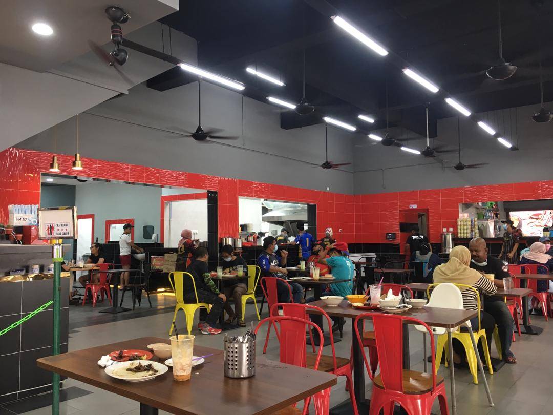 Nasi Kukus Sotong Besar & Kambing Bakar Di Restoran Nasi Kukus Sotong Besar Memang Padu Rasa. Gerenti Ketagih Nak Makan