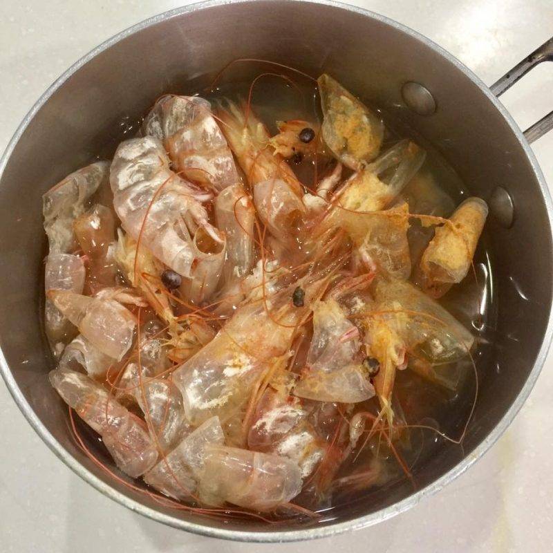 Kepala & Kulit Udang Jangan Dibuang. Boleh Buat Air Rebusan Macam Ni