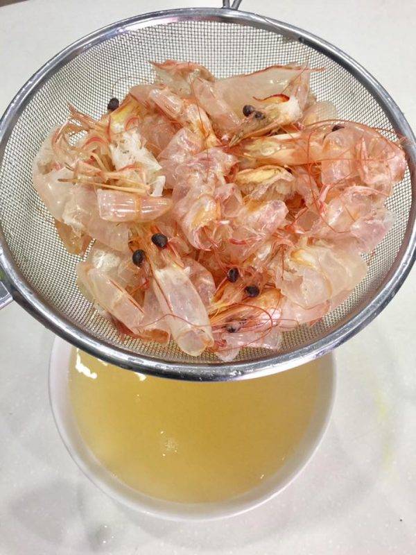 Kepala & Kulit Udang Jangan Dibuang. Boleh Buat Air Rebusan Macam Ni