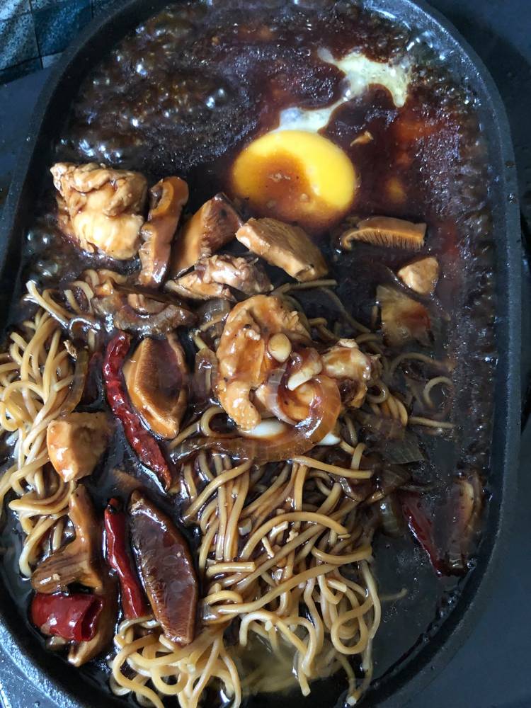 Resipi Mushroom Sizzling Yee Mee. Begini Cara Masak Kuahnya Yang Sedap