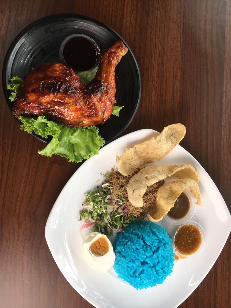 Nasi Kukus Sotong Besar & Kambing Bakar Di Restoran Nasi Kukus Sotong Besar Memang Padu Rasa. Gerenti Ketagih Nak Makan