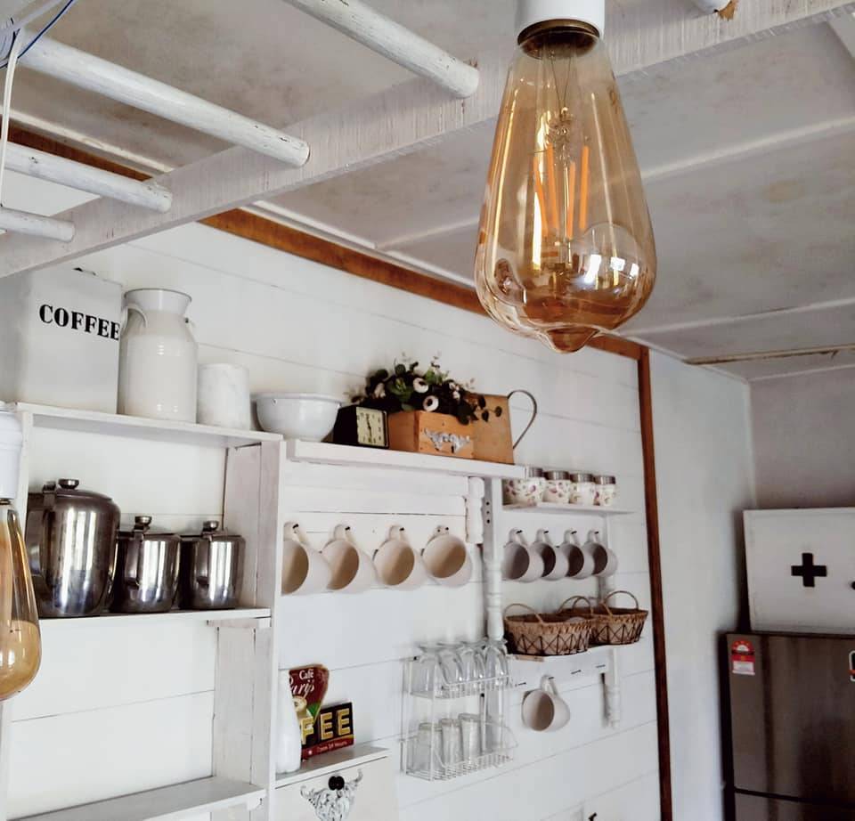 Projek Coffebar 100% Daripada Bahan Terpakai, Kreatif & Buat Dapur Nampak Wow