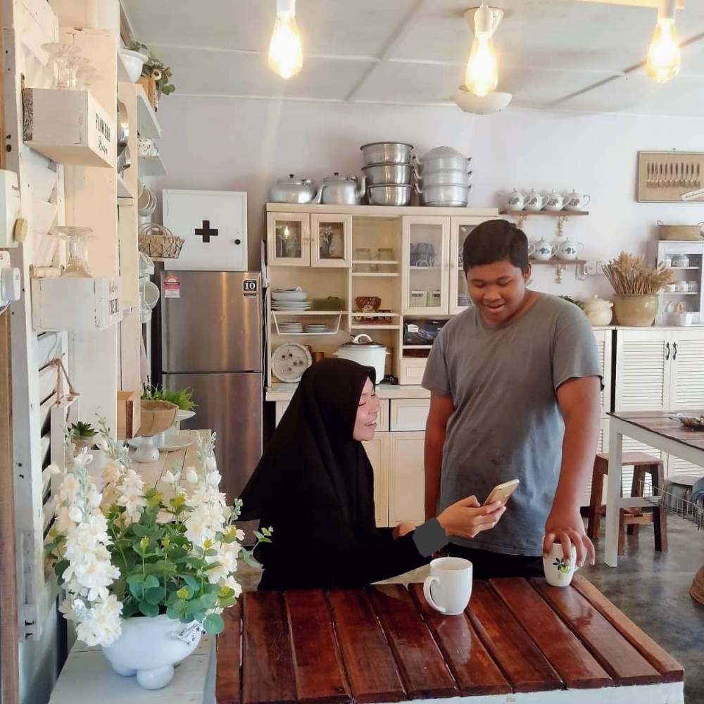 Projek Coffebar 100% Daripada Bahan Terpakai, Kreatif & Buat Dapur Nampak Wow