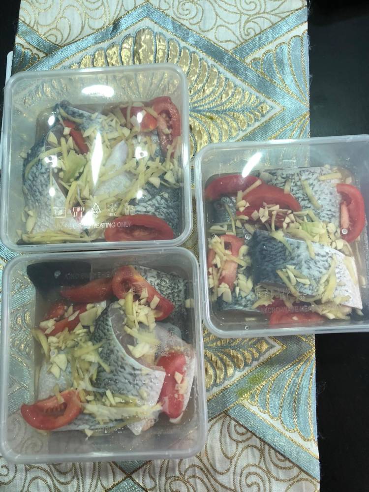 Wanita Ini Kongsi Idea Lauk Berpantang Frozen, Tinggal Panaskan & Makan Sahaja. Mudah!