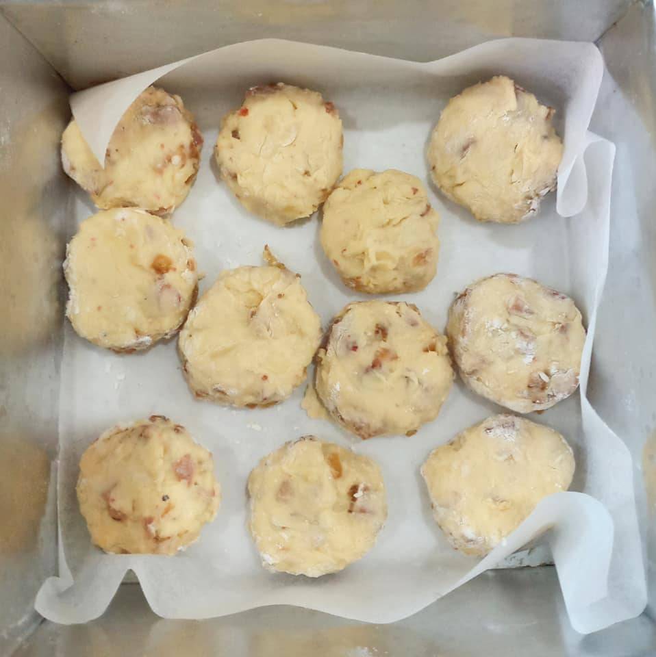 Resipi Asas Scones Guna 4 Bahan. Boleh Tambah Perisa Untuk Lebih Enak