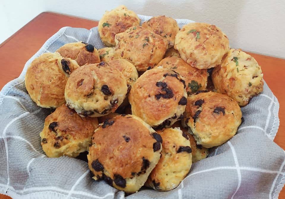 Resipi Asas Scones Guna 4 Bahan. Boleh Tambah Perisa Untuk Lebih Enak