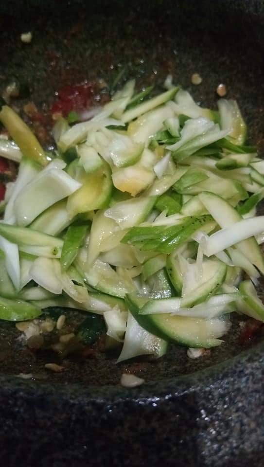 Resipi Sambal Putik Pauh (Mangga Muda) Paling Mudah &#038; Sedap