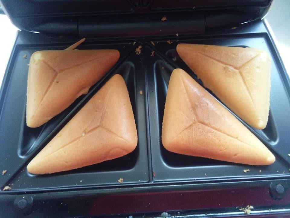 Resipi Bahulu Viral 3 Bahan Bakar Guna Sandwich Maker. Sedap & Confirm Jadi