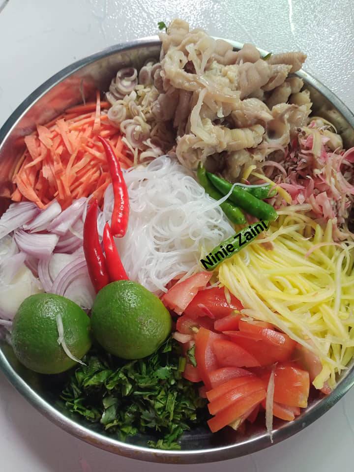 Resipi Kerabu Kaki Ayam Campur Mangga Muda. Sangat Sedap & Cukup Rasa