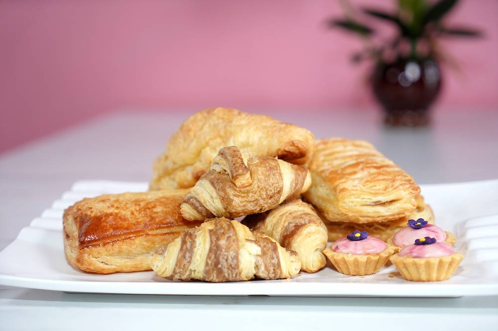 Fresh, Moist And Homemade Menjadi Tagline Chef Lyn’s Pastry & Café