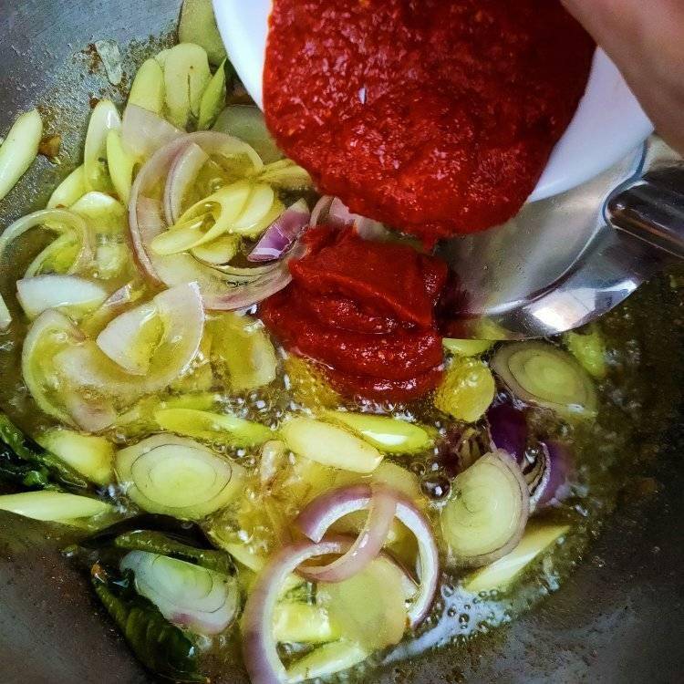 Resipi Ayam Goreng Tomyam Pedas Ni Memang Sedap & Kena Cuba