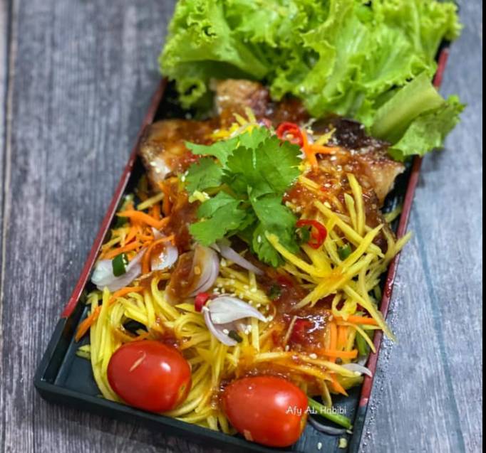 Colek Ayam Mangga Ala Thai, Rasa Sedap Tak Terkata & Rugi Tak Cuba.