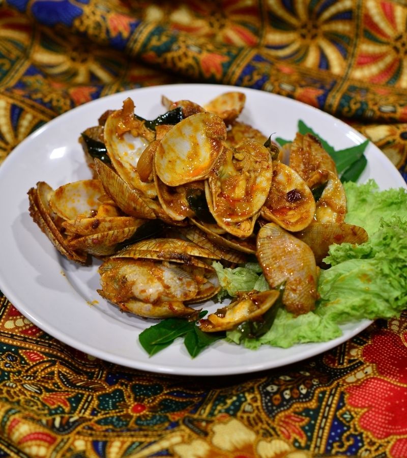 Lala Daun Kari & Sagu Gula Melaka Jadi Kegemaran Mas Idayu Dan Anaknya Ketika Berbuka Puasa