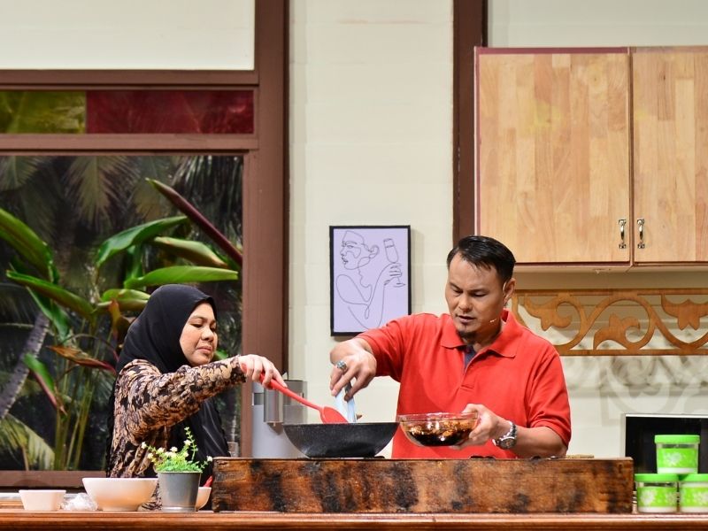 Ayam Kicap Cendawan &#038; Puding Karamel Menu Simple Adam Corrie Untuk Berbuka