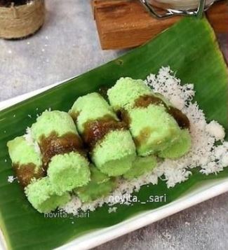 Kuih Putu Guna Daun Pisang, Senang & Sedap.
