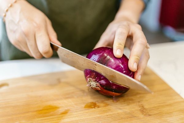 Cara Potongan Bawang Rupanya Mempengaruhi Rasa Masakan. Ini Yang Anda Perlu Tahu!